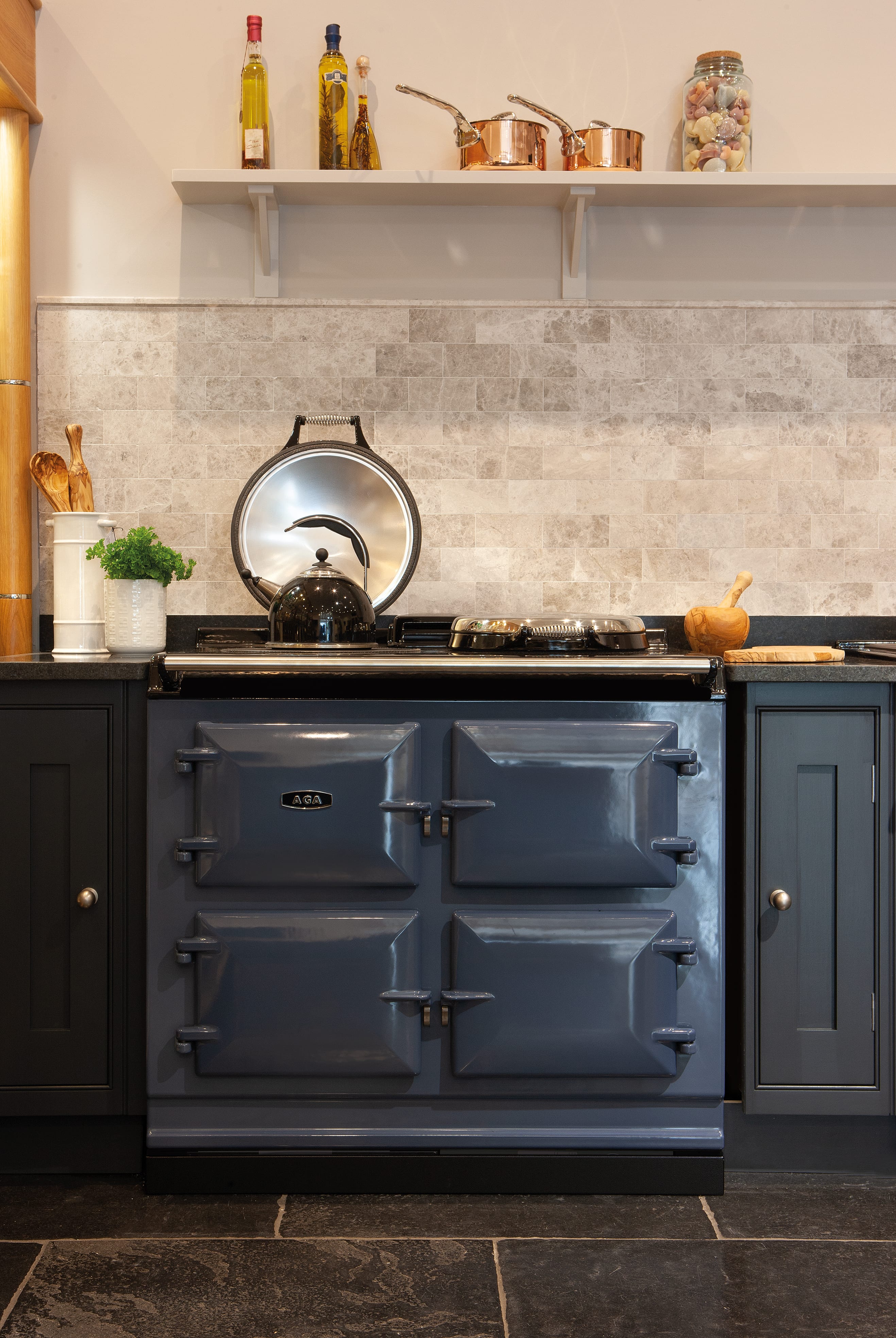 AGA R7 100-3, 3 oven AGA Cooker 7 Series in Dartmouth Blue