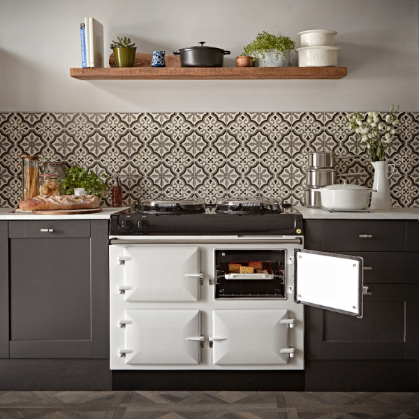 AGA R3 100-4h in White Roomset